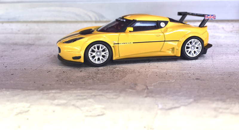 Illustration for article titled Kyosho 1/64 Lotus Evora GTC 'Yellow'